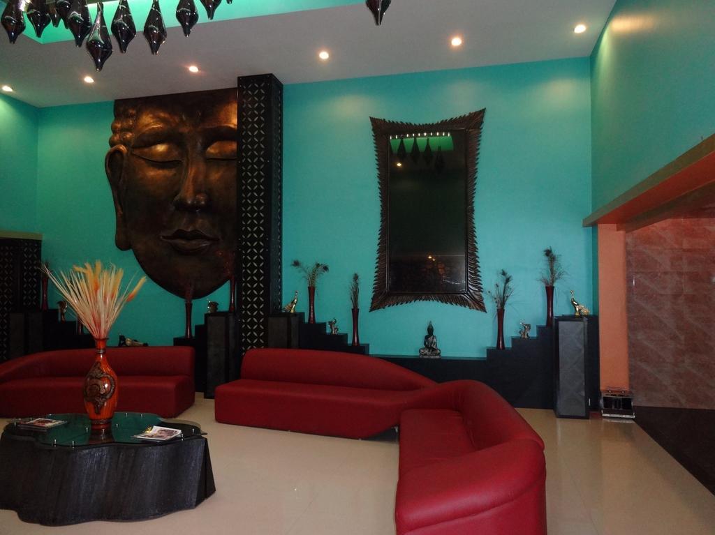 Hotel Avn Grand Ранчи Екстериор снимка