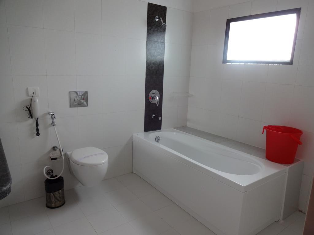 Hotel Avn Grand Ранчи Екстериор снимка