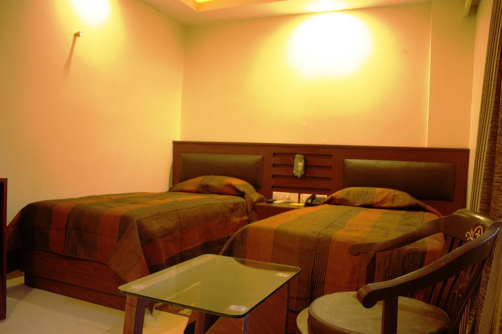 Hotel Avn Grand Ранчи Стая снимка