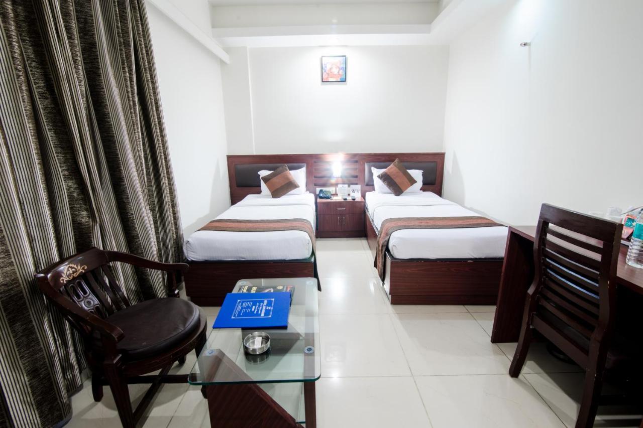 Hotel Avn Grand Ранчи Екстериор снимка