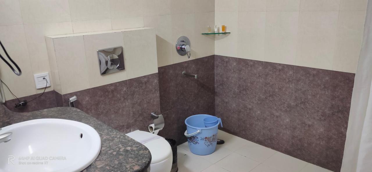 Hotel Avn Grand Ранчи Екстериор снимка