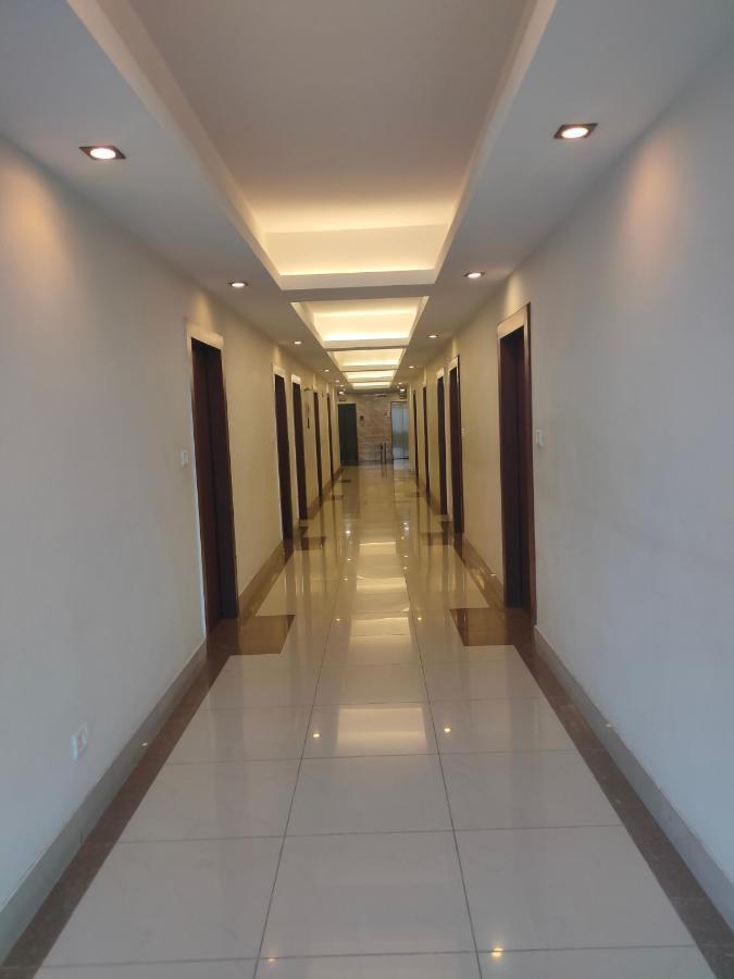 Hotel Avn Grand Ранчи Екстериор снимка