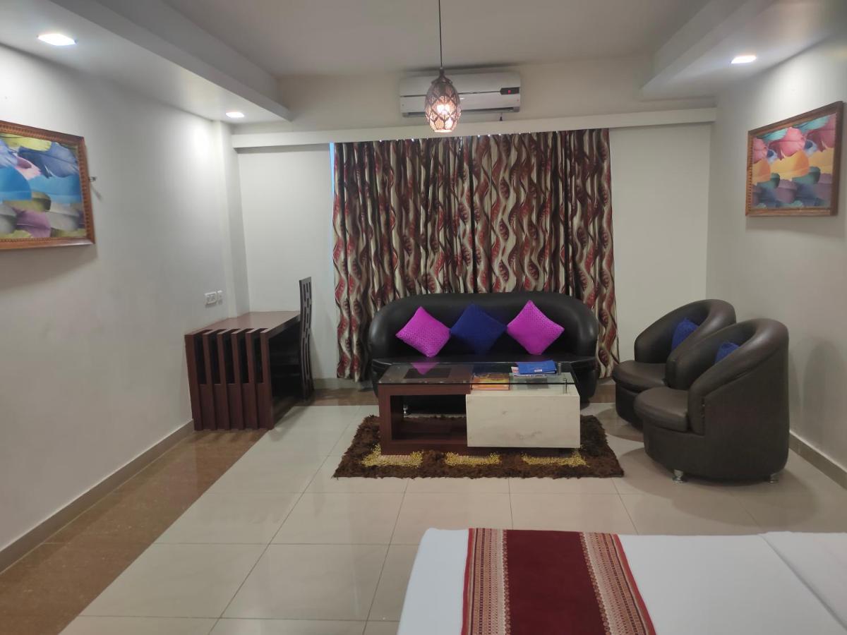 Hotel Avn Grand Ранчи Екстериор снимка