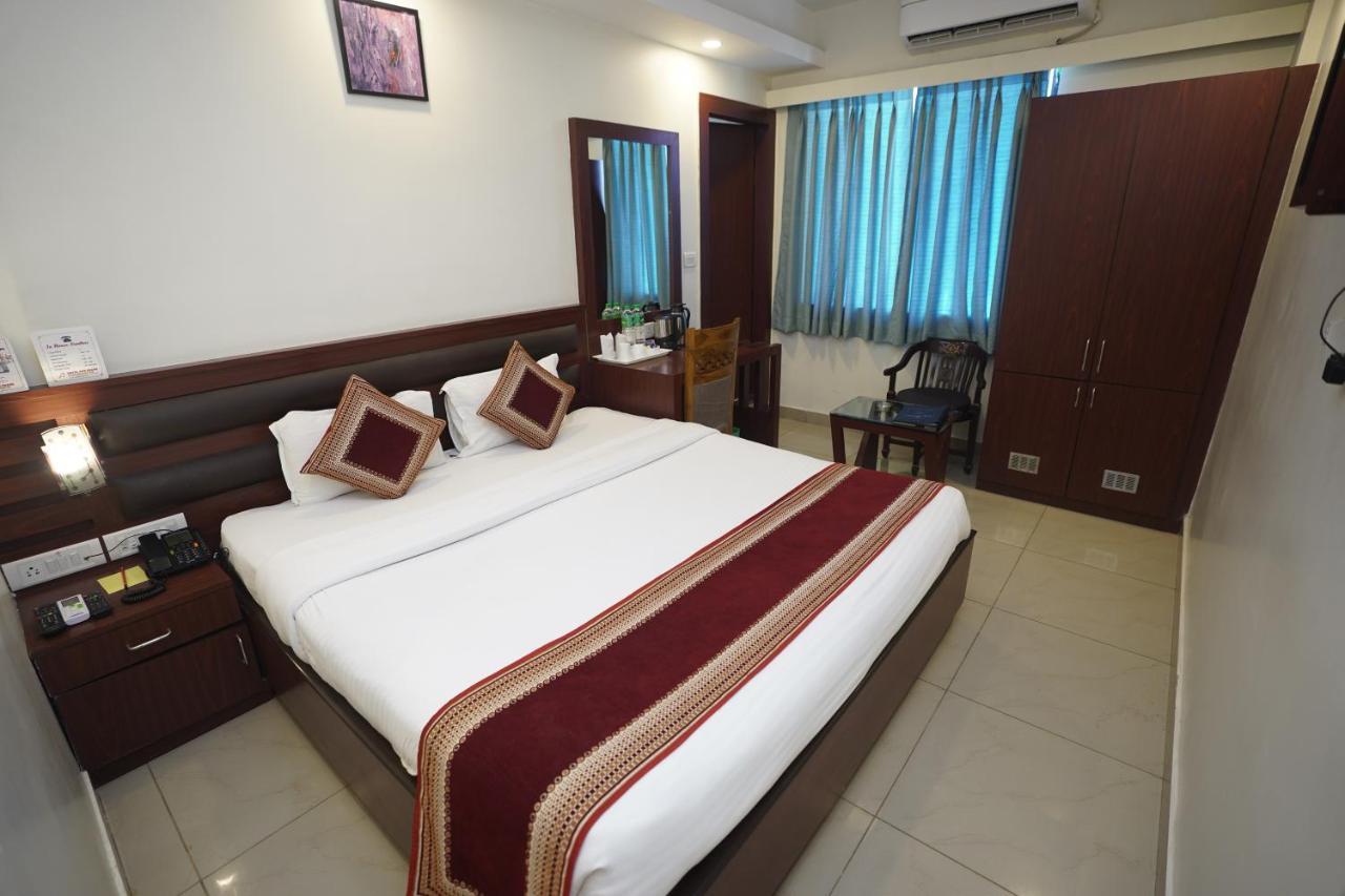 Hotel Avn Grand Ранчи Екстериор снимка