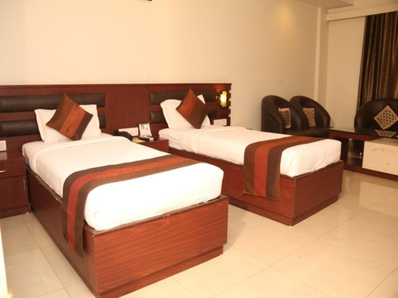 Hotel Avn Grand Ранчи Екстериор снимка